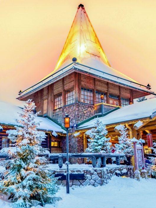 So kannst du das Weihnachtsmann-Dorf in Rovaniemi bewundern