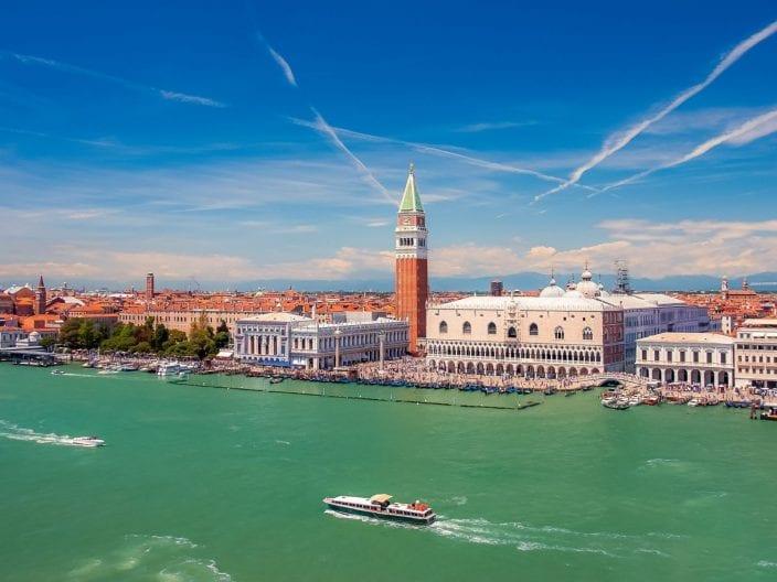 Piazza San Marco in Venedig mit dem Palazzo Ducale