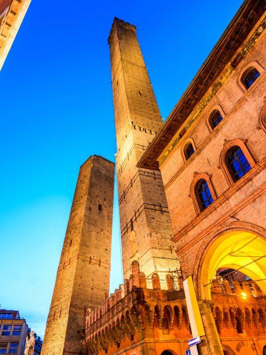 Silvester in Bologna 2025: Was tun? Konzert und Veranstaltungen in der Innenstadt und Lokalen.