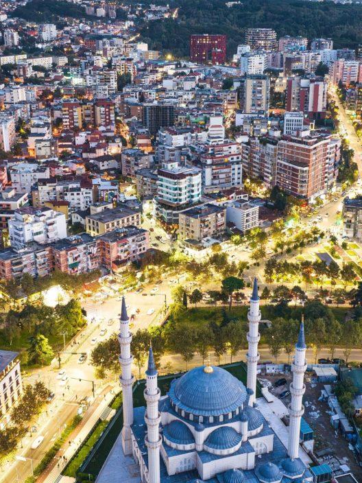 Tirana: Die besten Attraktionen und Dinge, die man in der Hauptstadt Albaniens tun kann