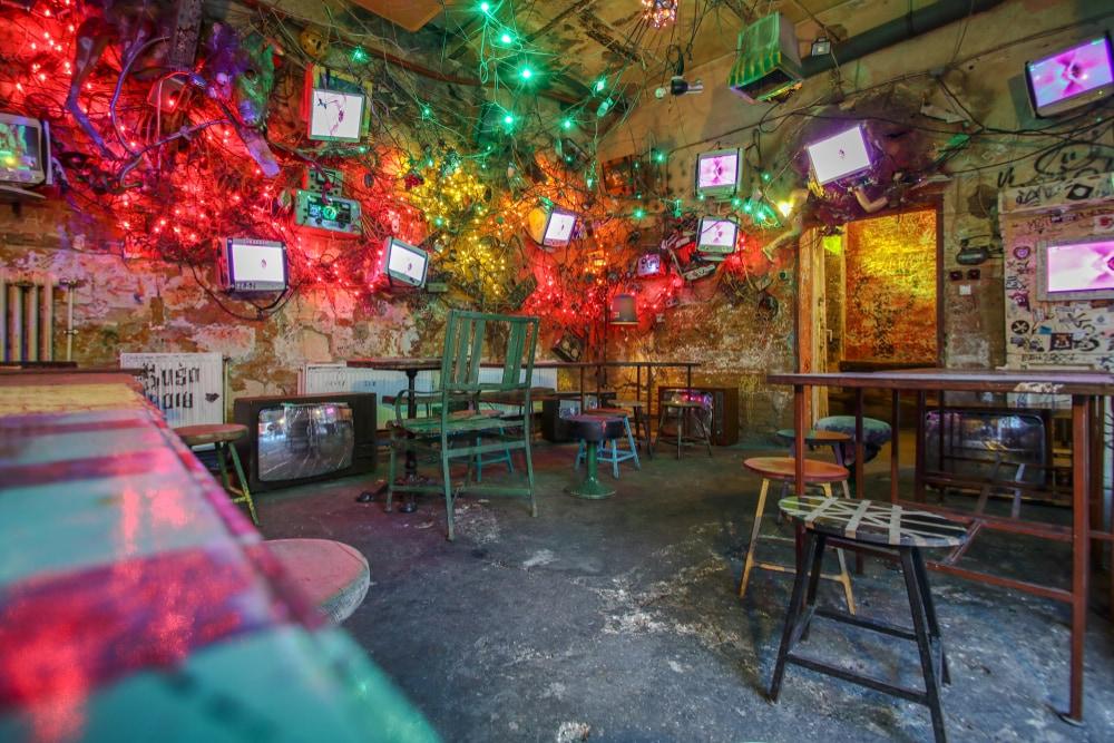 Pubs in den Ruinen von Budapest