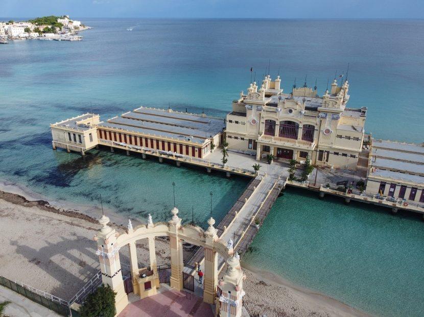Mondello Badeeinrichtung