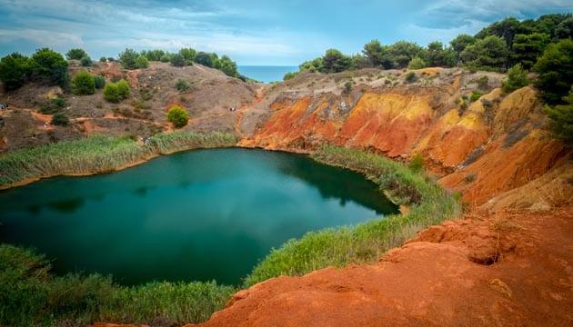 Wie man zur Cava di bauxite gelangt