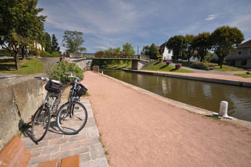 Burgund auf dem Rad