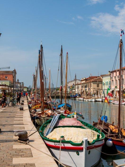 Es ist das schönste Dorf am Meer in Emilia-Romagna. Hier ist es