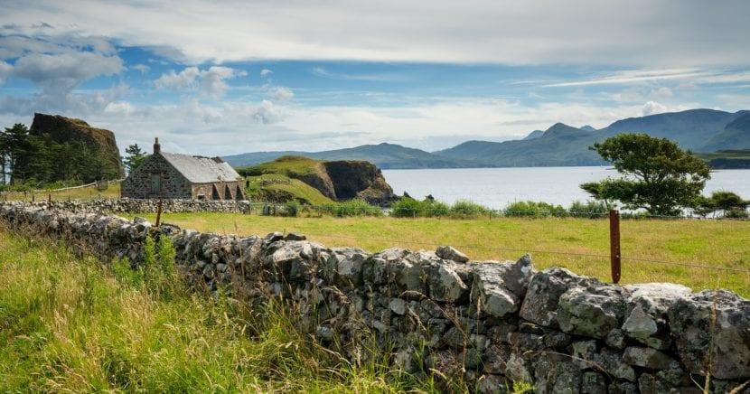 Eine abgelegene Insel in Schottland sucht Personal: Würden Sie gerne ein Gästehaus leiten?