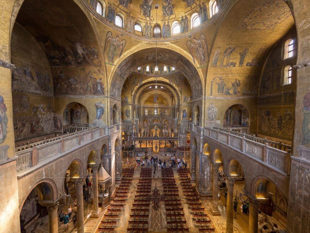 Innenansichten der Basilika di San Marco Venedig