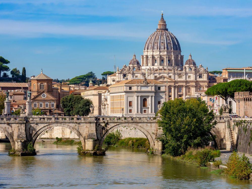 Basilika St. Peter in Rom, Sicht vom Tiber