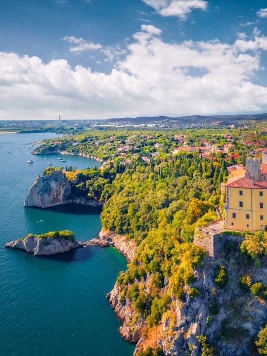 Golf von Triest: Ziele, Strände und Aktivitäten