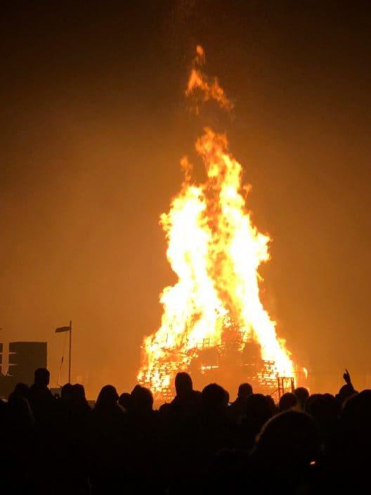 Die Nacht von Guy Fawkes: Geschichte, Feuer und Feuerwerk am 5. November in England