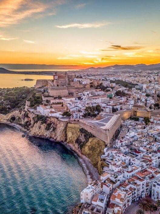 Ibiza: was man sehen sollte, Strände und Nachtleben