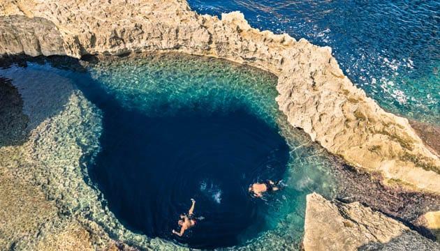 blu-hole