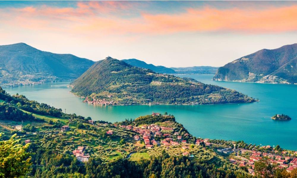 Monte Isola: wie man anreist und was man im Juwel des Iseosees sehen kann