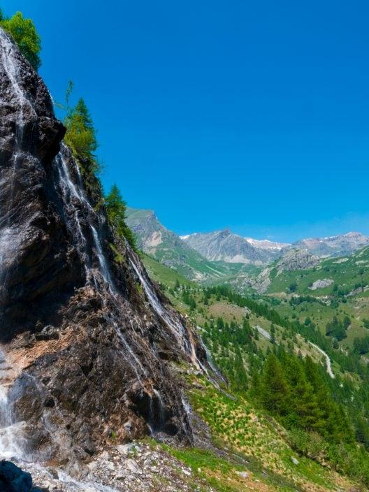Die höchsten Wasserfälle Italiens sind im Piemont und scheinen vom Himmel herab zu fließen