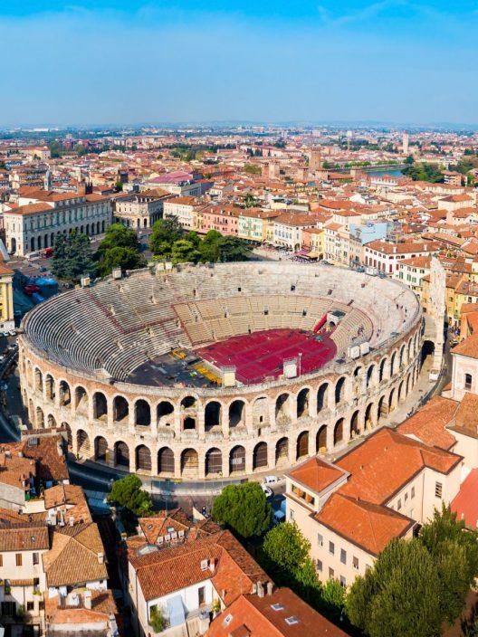 Arena von Verona: Geschichte, Architektur und Kuriositäten eines zeitlosen Denkmals