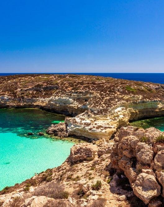 Die schönste italienische Insel, um den Sommer 2025 zwischen kristallklarem Wasser und Traumbuchten zu verbringen