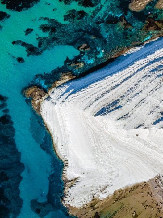 In Sizilien gibt es ein vom Meer geschnitztes Werk, das weiterhin atemraubend ist