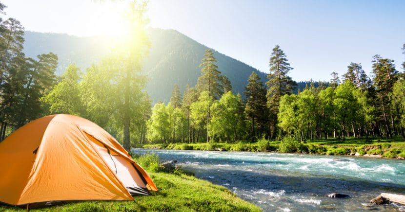 Camping: Was Sie wissen sollten (und mitbringen) für den ersten Campingurlaub