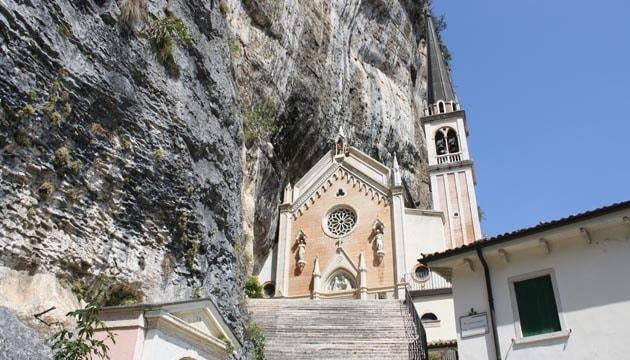 madonna-della-corona