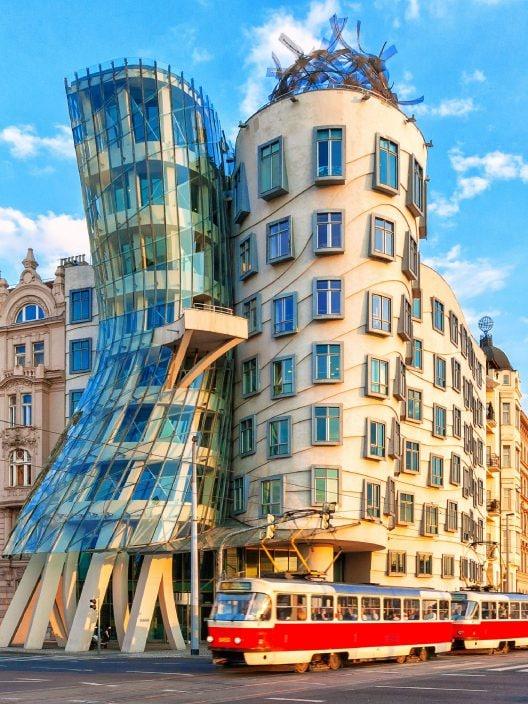 Tanzendes Haus in Prag, Besuche und Kuriositäten