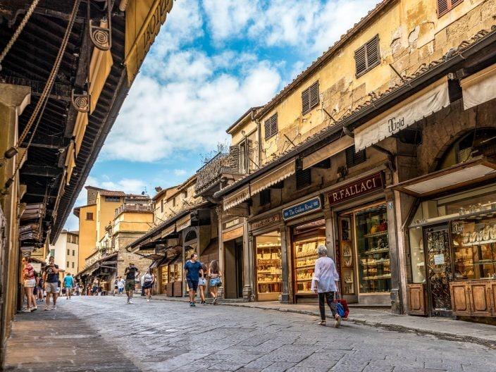 Innenansicht der Ponte Vecchio in Florenz