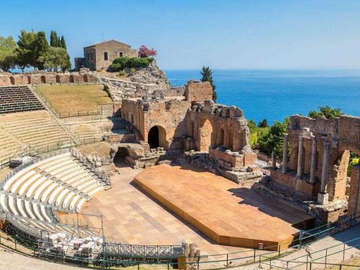 Das Griechische Theater von Taormina, seitlich