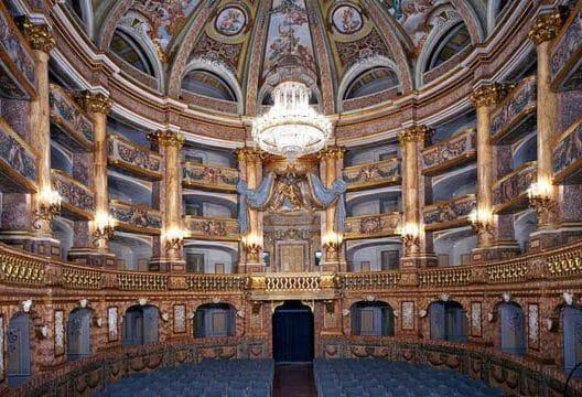 Das Teatro di Corte der Reggia di Caserta erstrahlt wieder