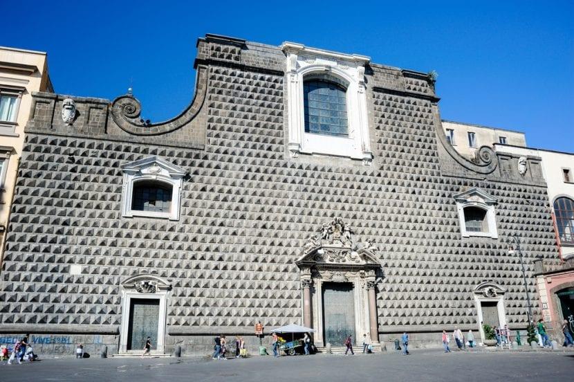 Neapel Kirche Gesù Nuovo