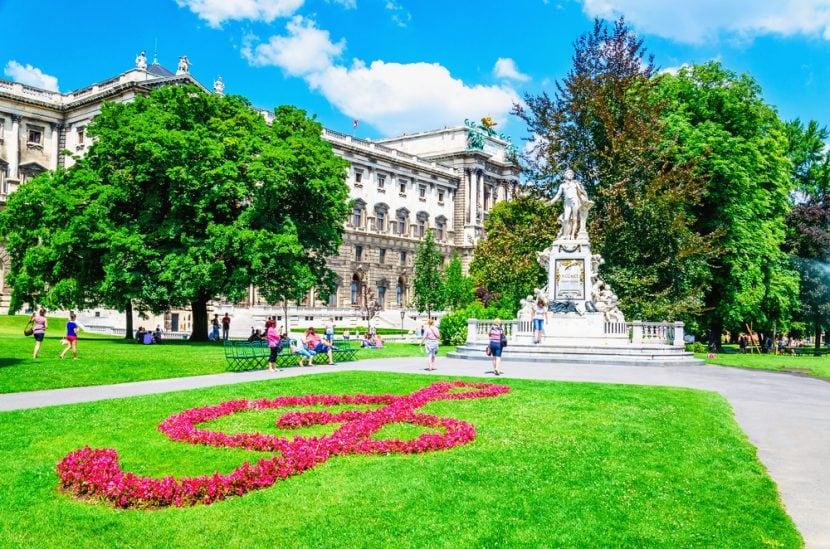 Wiener Mozartstatue